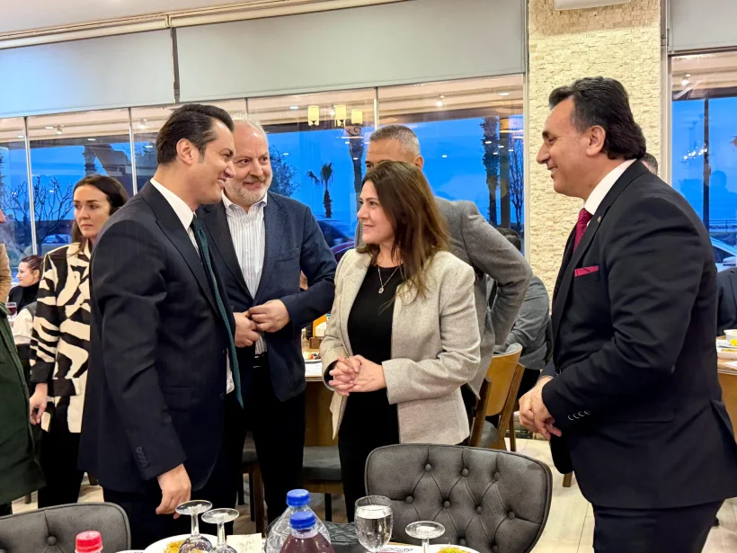 Kaymakam Öztürk, Üniversitelilerle İftarda Buluştu