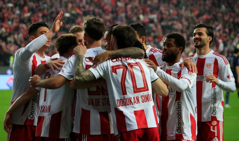 Antalya’da Nefes Kesen Düello: Fenerbahçe Geri Döndü, Puanlar Paylaşıldı!