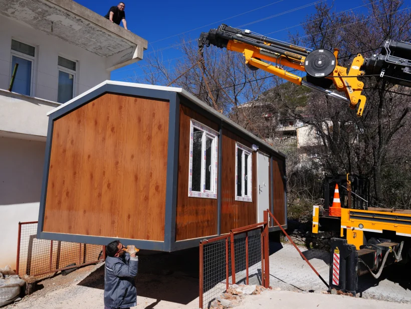 Hüseyin Amca'ya konteyner ev tahsis edildi