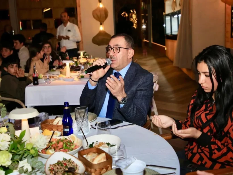 Alanya&rsquo;da D&uuml;nya Yetimler G&uuml;n&uuml;&rsquo;nde G&ouml;n&uuml;l Sofrası Kuruldu