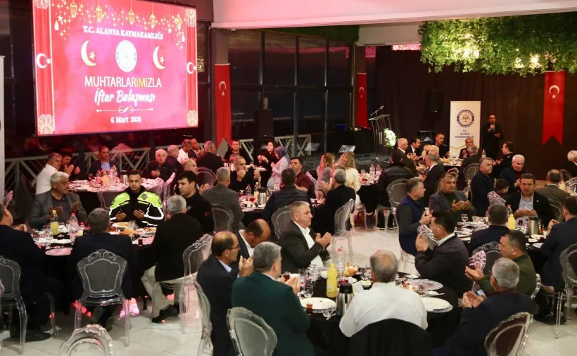 Kaymakam &Ouml;zt&uuml;rk Muhtarlarla İftarda Buluştu