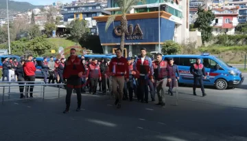 Alanya’da Bilişim Dolandırıcılarına Jandarma Darbesi: 6 Tutuklama!