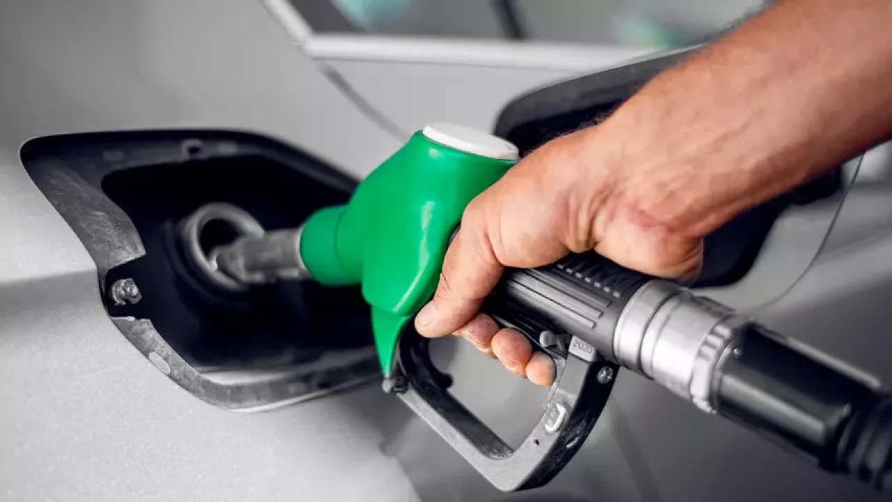 ⛽ Akaryakıtta 'Fırtına' Kapıda: Alanya’da Tabelalar Cumartesi Gece Yarısı Değişiyor!