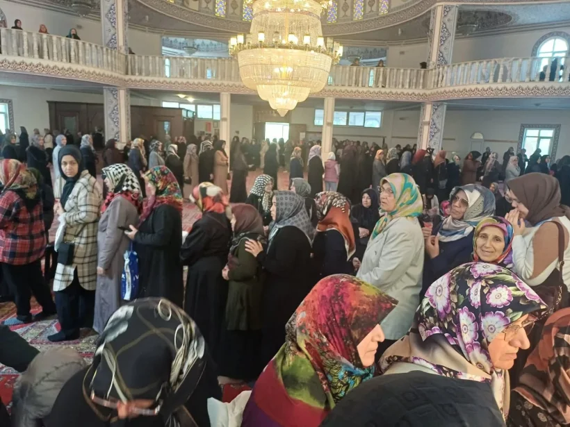 🌹 Alanya Emine &Ouml;zm&uuml;ft&uuml;oğlu Camii&rsquo;nde Sakal-ı Şerif Heyecanı