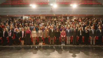 Usta gazeteci ve yazar Aslı Şafak  '8 Mart' etkinliği için Alanya'ya geldi