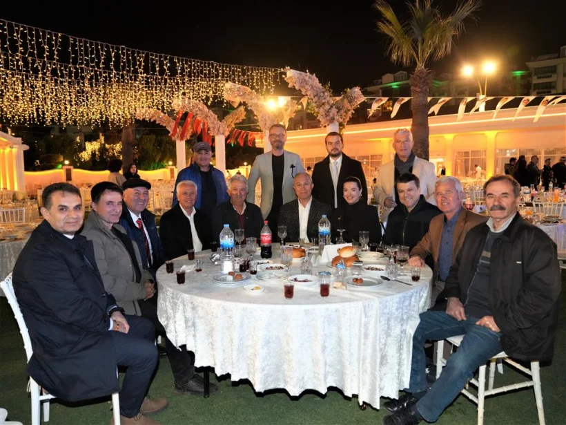 Usta gazeteci ve yazar Aslı Şafak  '8 Mart' etkinliği i&ccedil;in Alanya'ya geldi