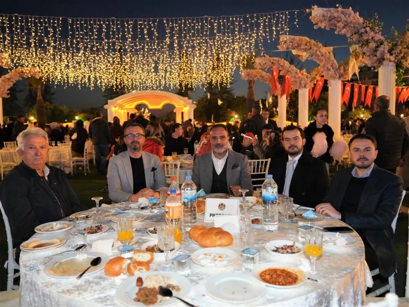 Usta gazeteci ve yazar Aslı Şafak  '8 Mart' etkinliği i&ccedil;in Alanya'ya geldi