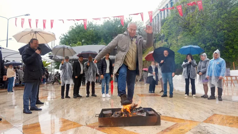 Alanya’da Nevruz Ateşi Umutla Yandı: Bahar Coşkusu Şehri Sardı!