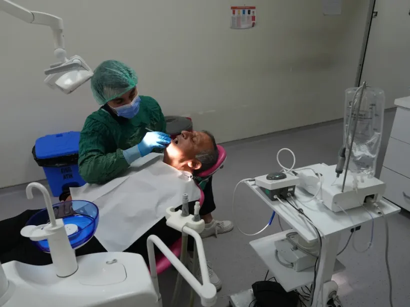 ALKÜ ve Alanya Belediyesi’nden Sevgi Dolu Dokunuş: Down Sendromlu Bireylere Özel Diş Taraması