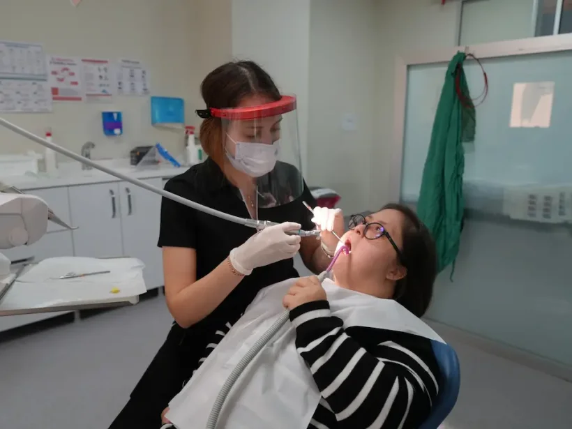 ALKÜ ve Alanya Belediyesi’nden Sevgi Dolu Dokunuş: Down Sendromlu Bireylere Özel Diş Taraması