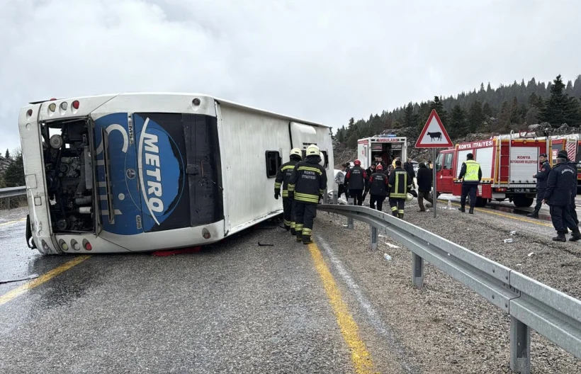 SON DAKİKA | Konya-Antalya Yolunda Dehşet: Yolcu Otobüsü Devrildi!