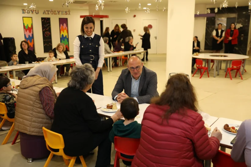 Alanya&rsquo;da Kuşaklar Buluştu: '&Ccedil;ınarlar' ve 'Fidanlar' Aynı Masada!