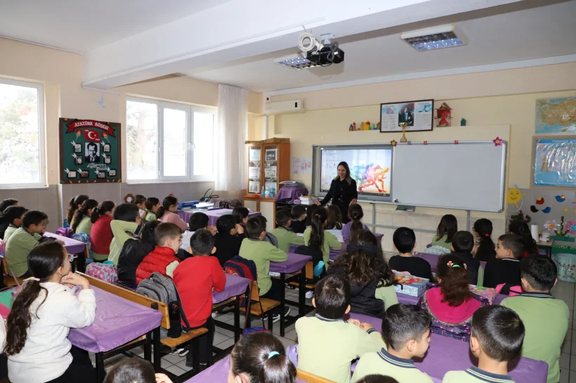 Alanya Beleyesi'nden okullara farkındalık eğitimi