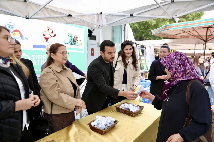 Alanya Belediyesi 'Su' İçin Mücadele Ediyor: Cuma Pazarı’nda Perlatör Dağıtıldı