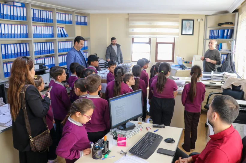 Geleceğin yöneticileri çocuklar, yerel yönetimi yerelde tecrübe etti