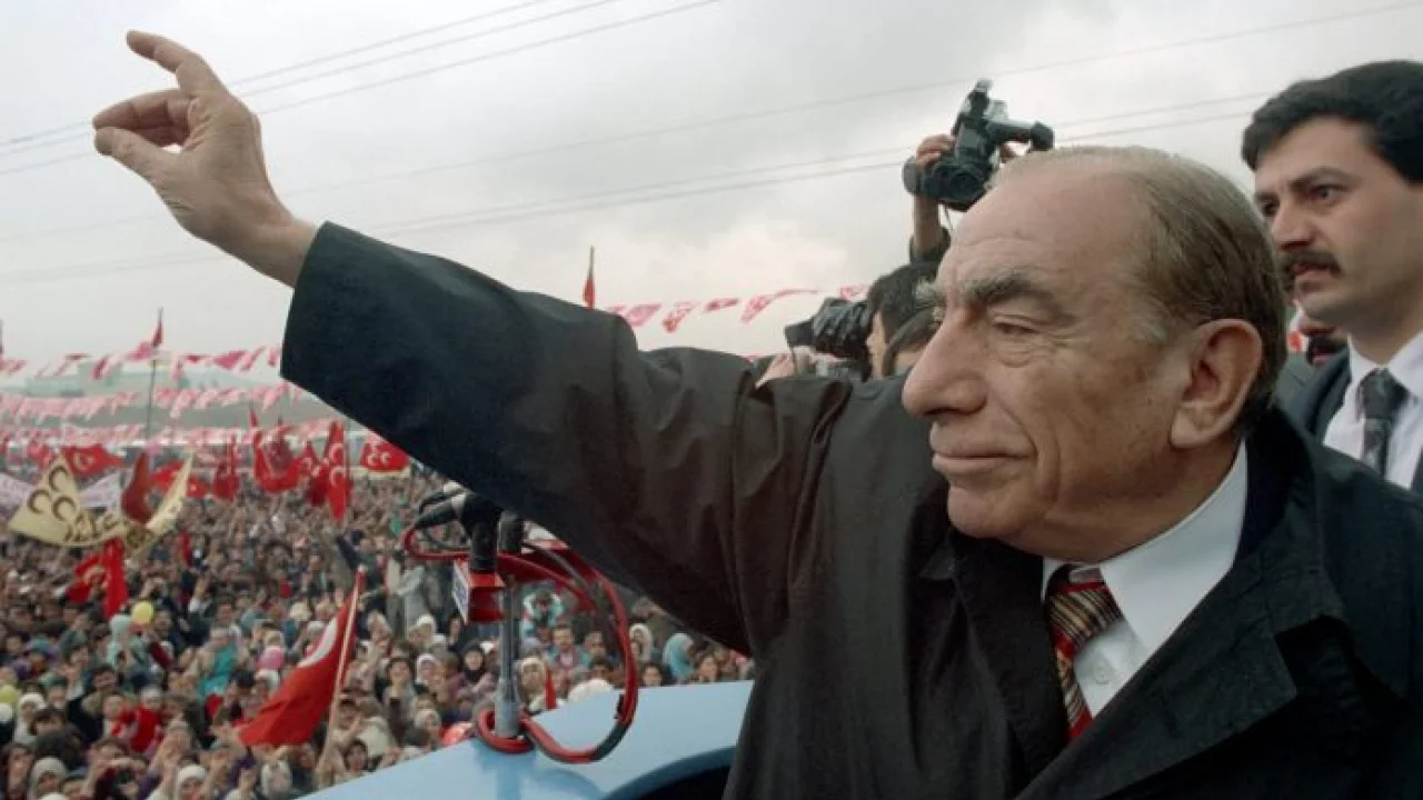 Vefatının 29. Yılında Türk Siyasetinin Çınarı: Alparslan Türkeş'in Fırtınalı Hayatı