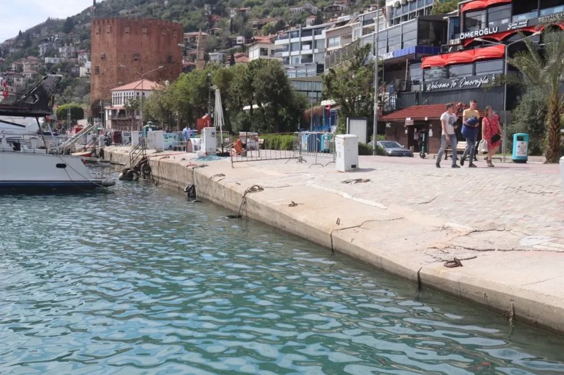 Alanya İskelesi sahipsiz bırakılmaz; Can güvenliği tehlikesi var