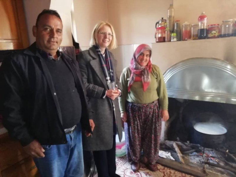 Alanya Belediye Başkan Adayı Anastasia P. Çetinkaya, Çalışıyor