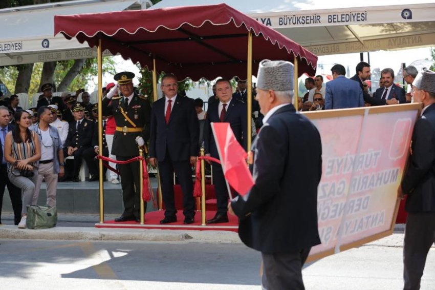 Antalya'da 30 Ağustos Zafer Bayramı coşkuyla kutlanıyor