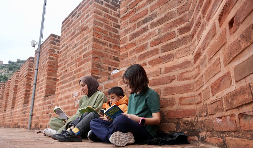 Alanya’da Tarihi Buluşma: Kızılkule’nin 800. Yılında 800 Öğrenci Kitap Okudu