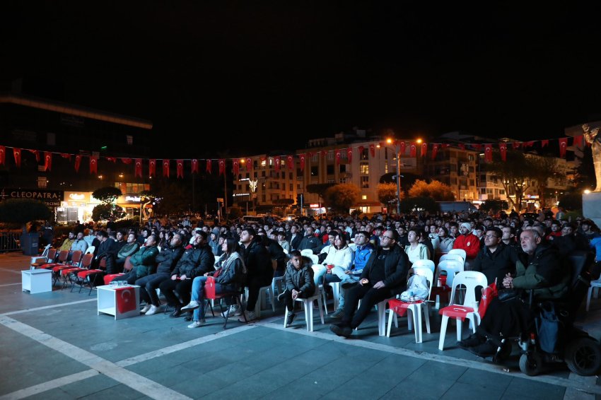 Alanya Kırmızı-Beyaz: 24 Yıllık Hasretin Sonu Meydanlarda Kutlandı!