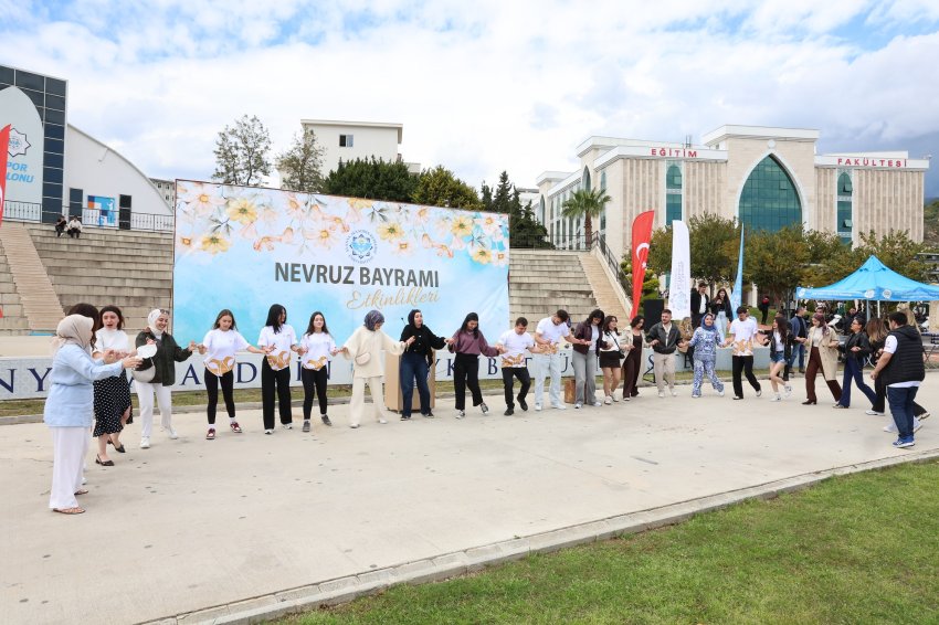 ALKÜ'de Türk'ün Uyanışı Nevruz karşılandı