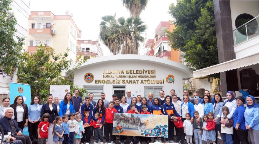 OTİZMLİ BİREYLERDEN SANATLA GELEN BARIŞ MESAJI